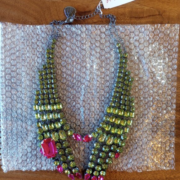 Betsey Johnson Rich Witch Bib Necklace Green - Picture 4 of 4